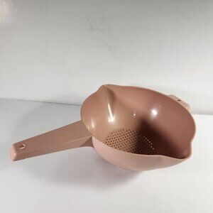 Tupperware Strainer Colander Large Pink Vintage 2 Quart Long Handle Rare…